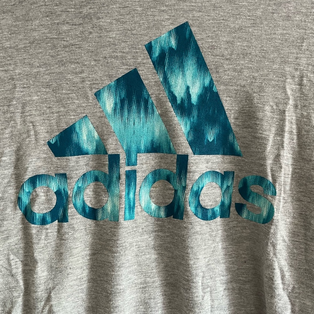 Adidas tee